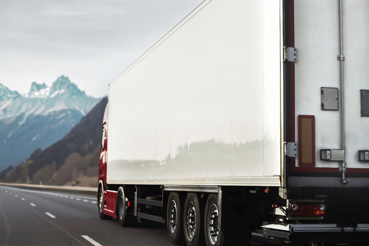 Prüfung des Fahrtenschreibers für LKW bei Prüfstelle Dahlenburg